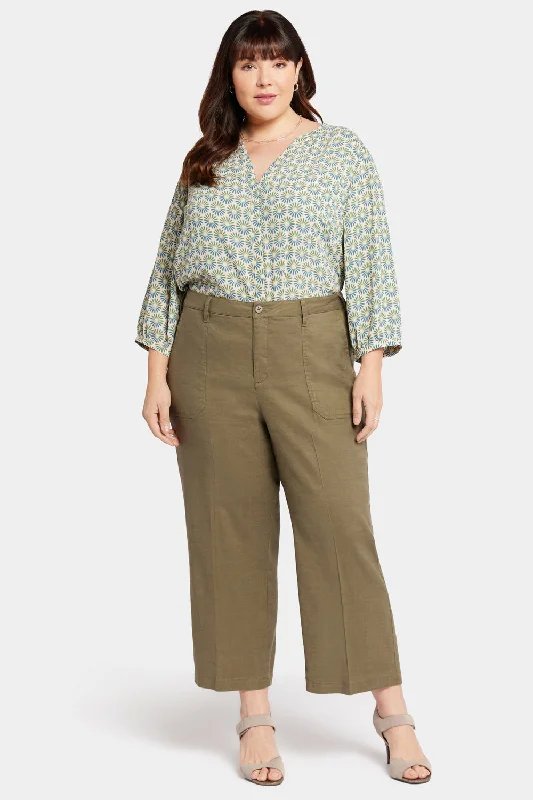 Wide Leg Cargo Capri Pants In Plus Size - Avocado